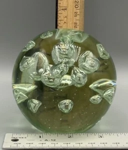 Vtg 3.5” Green Tint Round Controlled Bubble Art Glass Paper Weight Sphere Ball - Picture 1 of 7