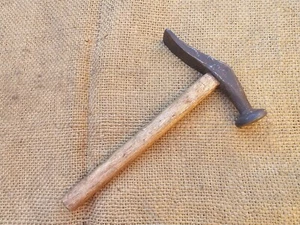 VINTAGE GERMAN COBBLERS SHOEMAKERS HAMMER BLACKSMITH HAND FORGED ANTIQUE - Picture 1 of 12