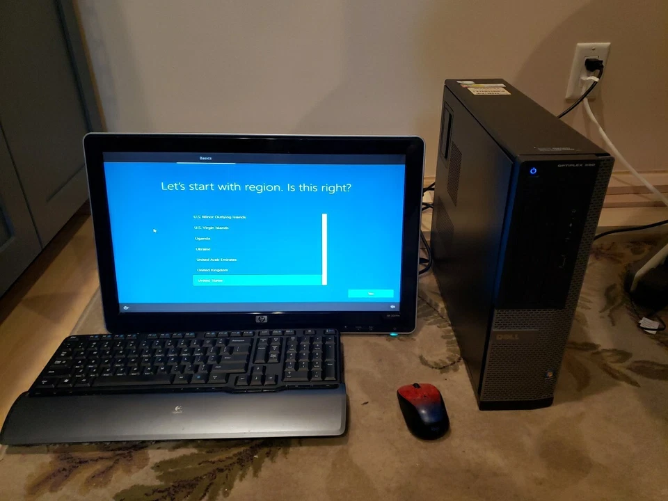 HP 2009M 20" 1600X900 Widescreen Glossy Monitor w/Built-In Speakers -  TESTED - Image 1 of 1