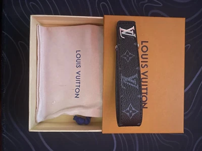 Black and Silver Louis Vuitton Bracelet Box Only Comes with Bag and Card - Image 1 of 4