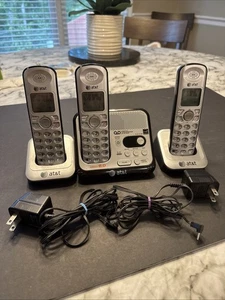 AT&T EL52300 3 Handset Answering System - DECT 6.0, Speakerphone - Very Clean - Picture 1 of 13
