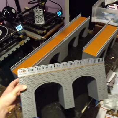 Puente de arco de ladrillo de piedra escala grande O de 64" impreso en 3D (CUATRO SECCIONES DE 16") Foto 1 de 4