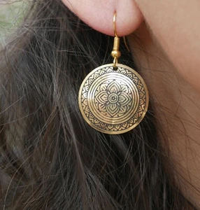 Pendientes étnicos dorados metal Bollywood hippie oriental Ulhasnagar - Imagen 1 de 2