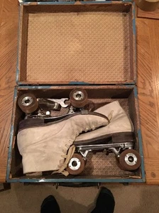 Patines de ruedas de madera Vinatge Chicago Roller Skate Co Ware Bros 5 tallas 9 con estuche - Imagen 1 de 12
