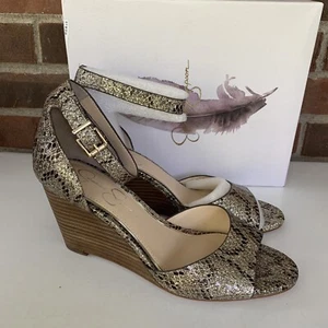 Jessica Simpson Womens Cervena Animal Print Gold Wedge Sandals US 9.5 M NEW - Picture 1 of 11