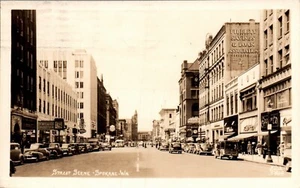 SPOKANE, WASH. RPPC STREET SCENE, Joyner Drugs, Leeds Footwear, foto de Ellis - Imagen 1 de 2