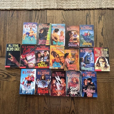 LOT Of 17 FEAR STREET STINE Paperback PB Horror R.L. Stine Books - Image 1 of 4