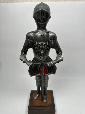 Traje de Caballero Miniatura De Colección Toledo España Cara de León Foto 1 de 4