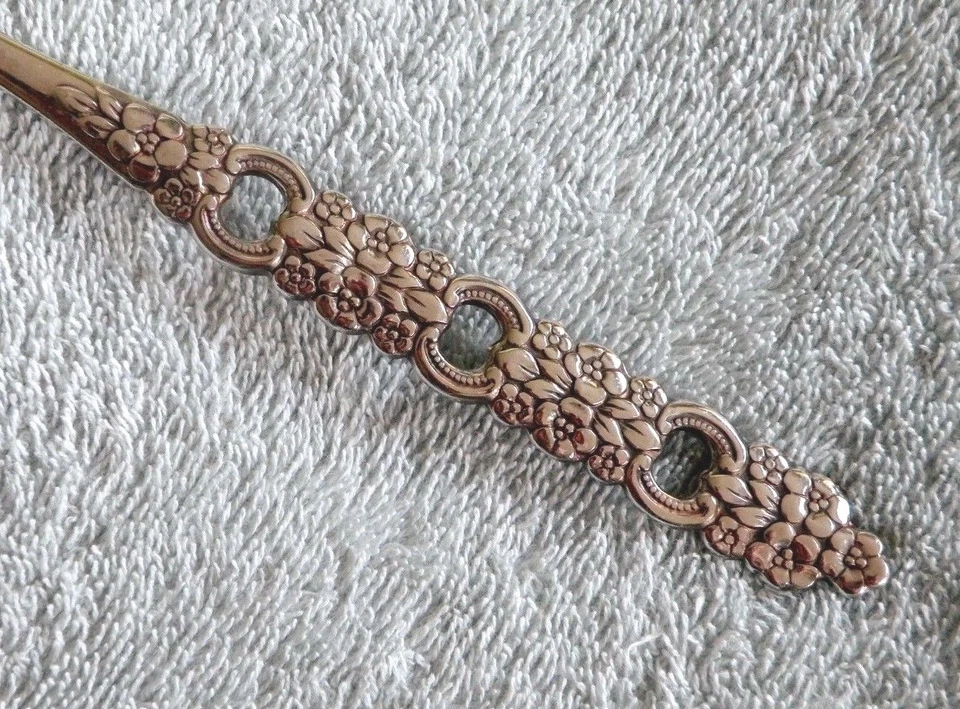 VIOLA / VOILA - Oneida Community Stainless Silverware / Flatware - CHOICE - Image 1 of 4