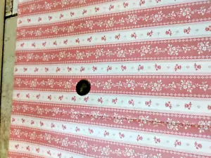 FABRIC REMNANT NOS MAUVE/WHITE STRIPED LIGHT WEIGHT COTTON WITH FLOWERS 28 X 44 - Picture 1 of 3