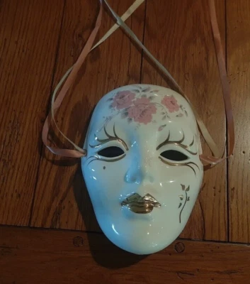 Máscara de colección Sally Nueva Orleans Mardi Gras cerámica firmada artesanal mascarada Foto 1 de 4