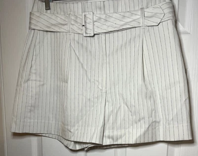 Shorts de cetim White House Black Market branco com ponta preta tamanho 14 - Imagem 1 de 4