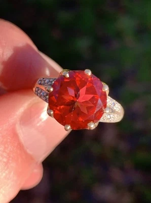 9Ct Gold Diamond Red Topaz Large Ring 4.2 G ￼ - Image 1 of 4