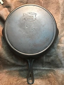 Vintage Cast-Iron Skillet.No.8 Favorite Piqua Ware Smiley Face Logo. Very Rare! - Picture 1 of 12