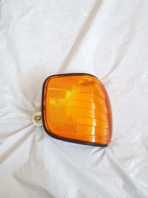 MERCEDES W126 560SEL 420SEL TURN SIGNAL RIGHT BOSCH NEW 1305233925 BOSCH - Изображение 1 из 4