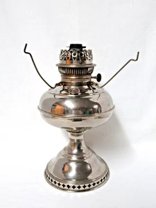 ANTIGUA LÁMPARA DE ACEITE DE NÍQUEL RAYO CON ESPARCIDOR DE LLAMA Y SOPORTE DE PANTALLA PLEGABLE DE 10" - Imagen 1 de 12