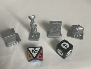 2008 Seinfeld Scene It? DVD Game Replacement Parts Pieces Dice & Plastic Tokens - Picture 1 of 1