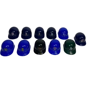 "Lote 11 cascos de béisbol vintage mini MLB venta Gumball cadáver miniatura 1,75""" - Imagen 1 de 6