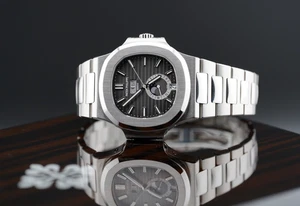 Patek Philippe Nautilus Calendario Anual Fase Lunar 5726/1A-001 Caja y Papeles 2016 - Imagen 1 de 13