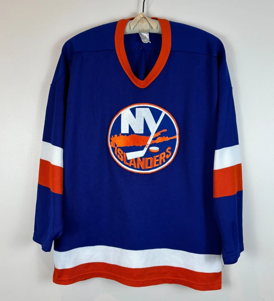 NHL Vintage 80's NY Islanders CCM by Maska Size Large Jersey - Image 1 of 4