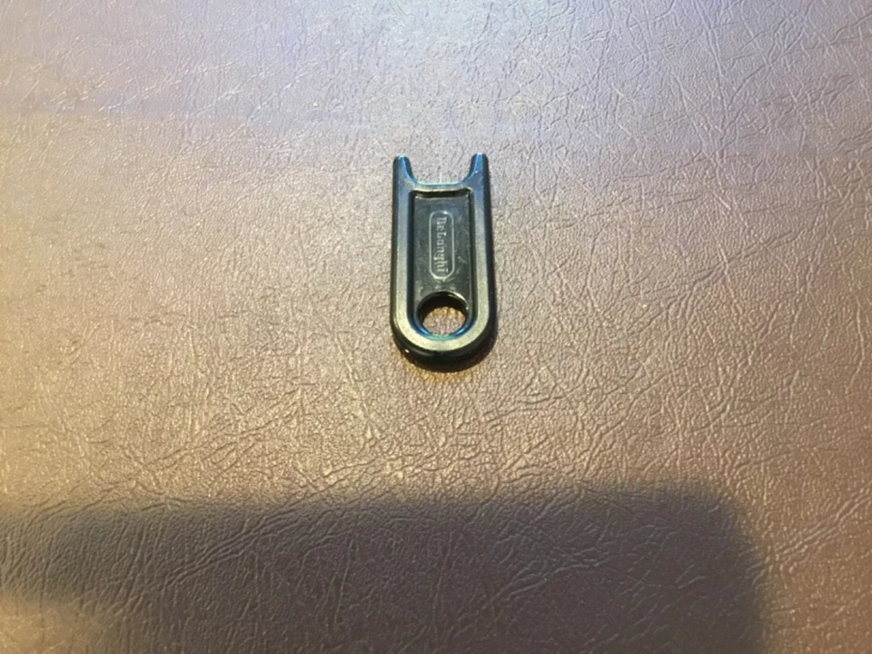 FERRAMENTA DE LIMPEZA DE BICO AGULHA DELONGHI. NOVO. - Imagem 1 de 1