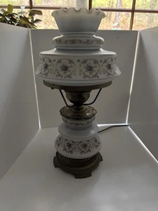 21 In Vintage QUOIZEL 3-Way Light Hurricane Table Lamp Floral Roses Americana - Picture 1 of 6