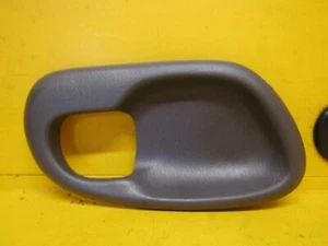 1999-2004 Ford F150 4.2L OEM passenger interior handle bezel 99 00 01 02 03 04 - Picture 1 of 4