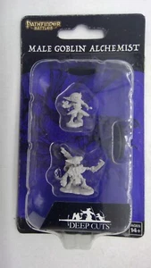 PATHFINDER BATTLES MINIATURE ~ MALE GOBLIN ALCHEMIST - Picture 1 of 2