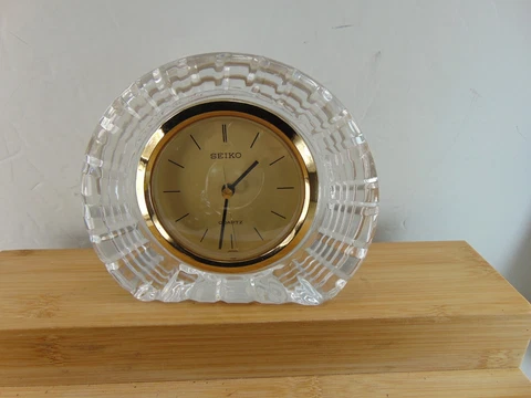 Seiko Quartz ROUND HEAVY Glass Tabletop Desk Clock-New Battery Cover