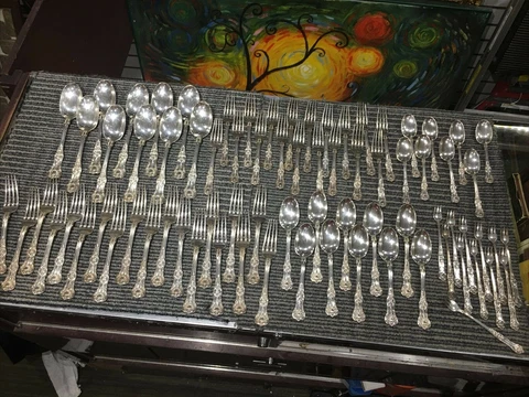 Tiffany & co. “English King” Sterling Silver Flatware 65 Pieces PAT 1885M Cover
