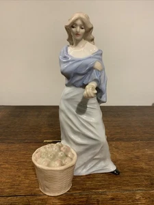 Royal Doulton HN3084 - Figurina Riflessi 'Raccolta' - Foto 1 di 5