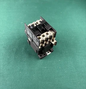 Moeller Leistungsschütz DIL00M (230V50Hz,240V60Hz) (#MOE03) - Picture 1 of 1