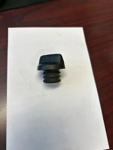 SUZUKI A100 DS GT OR RE5 RL RM RV T500 TC TS Oil Filler Plug 09259-19001 RL2964 - Picture 1 of 2