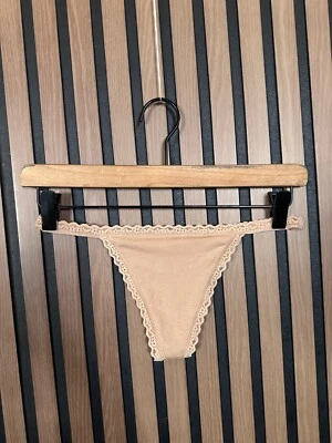 New Victoria Secret Panties Medium Beige Lace Trim Button Detail V String Thong - Image 1 of 4