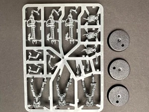 Warhammer 40k - 3 Necron Warriors on Sprue - 3 Necron Krieger - Imperium # 02 - Picture 1 of 3