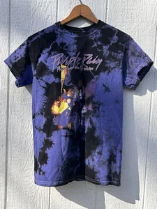 Prince lila Regen T-Shirt Erwachsene Small The Prince Estate Batik Tee gebraucht, in einwandfreiem Zustand - Bild 1 von 8