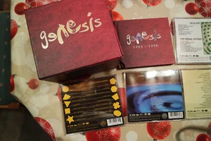 Genesis-1983-1998 Box Set- Limited Edition REMASTER 5 CD / CD/ 5  DVd  neuwertig - Bild 1 von 6