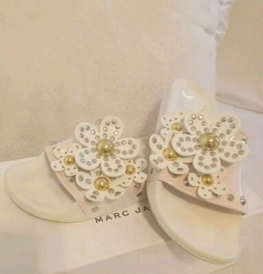 MARC JACOBS Slide Sandals White Daisy  SIZE  6 M9002029-001  - Image 1 of 4