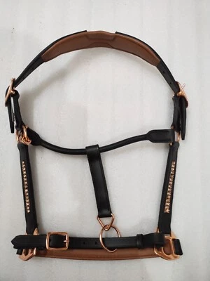 Dreireihiges Pferdehalfter aus roségoldenem Kristall & hellbraunem Polster au... - Bild 1 von 4