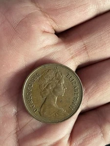 Very Rare 1980 UK British Queen Elizabeth II New Pence 2 Coin Good Condition - Picture 1 of 5