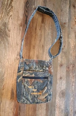 Cartera de roble musgo, dice "niñas y gobblers", Foto 1 de 4