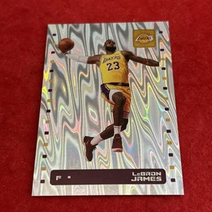 Pegatina de aluminio 2019-20 Lebron James Panini NBA #302 (EDICIÓN EUROPEA) (Italia) - Imagen 1 de 8