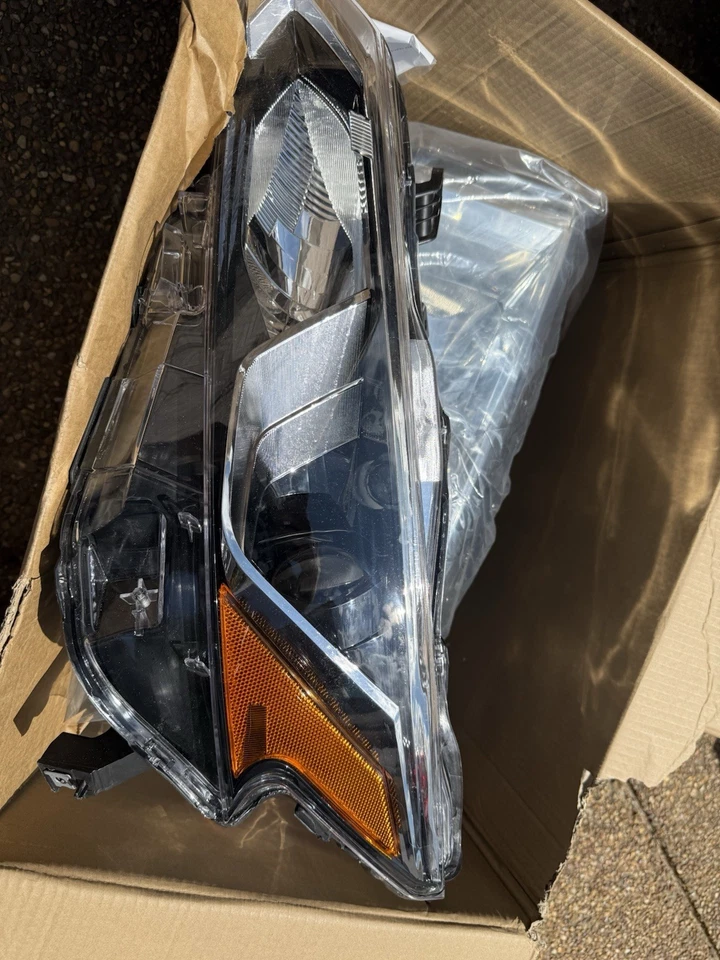 Conjunto de faros halógenos lado izquierdo conductor Nissan Altima 2019-2021 Foto 1 de 1