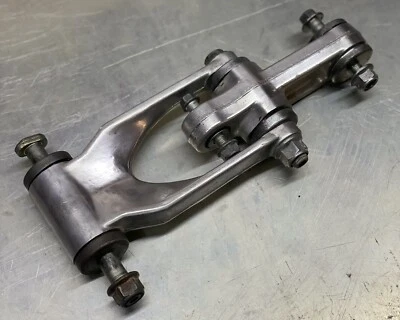 1990 89-91 SUZUKI RM125 RM 125 250 SHOCK CONNECTING ARM LEVER CUSHION LINKAGE - Image 1 of 4