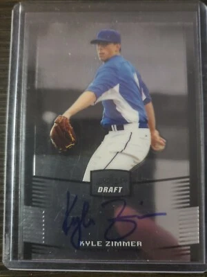 2012 LEAF DRAFT ROOKIE AUTOGRAPH #BA-KZ1 KYLE ZIMMER - Image 1 of 2