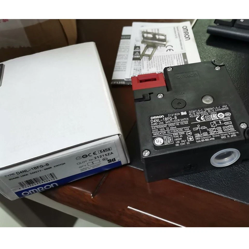 One New Omron D4NL-1BFG-B Safety Door Switch Expedited Shipping - Image 1 of 2