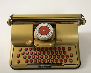 Berwin Tin Toy Gold Typewriter (N3L) New Jersey USA (JSF6) Capital & Lower Case - Picture 1 of 16