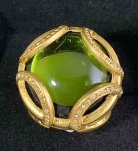 Lia Sophia Opera Statement Ring Gold Tone w/Green Glass Stone & Crystals Size 7 - Picture 1 of 5