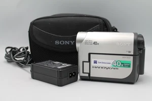 Sony Handycam DCR-HC37E videocamera miniDV portatile argento | caricatore + custodia - Foto 1 di 12