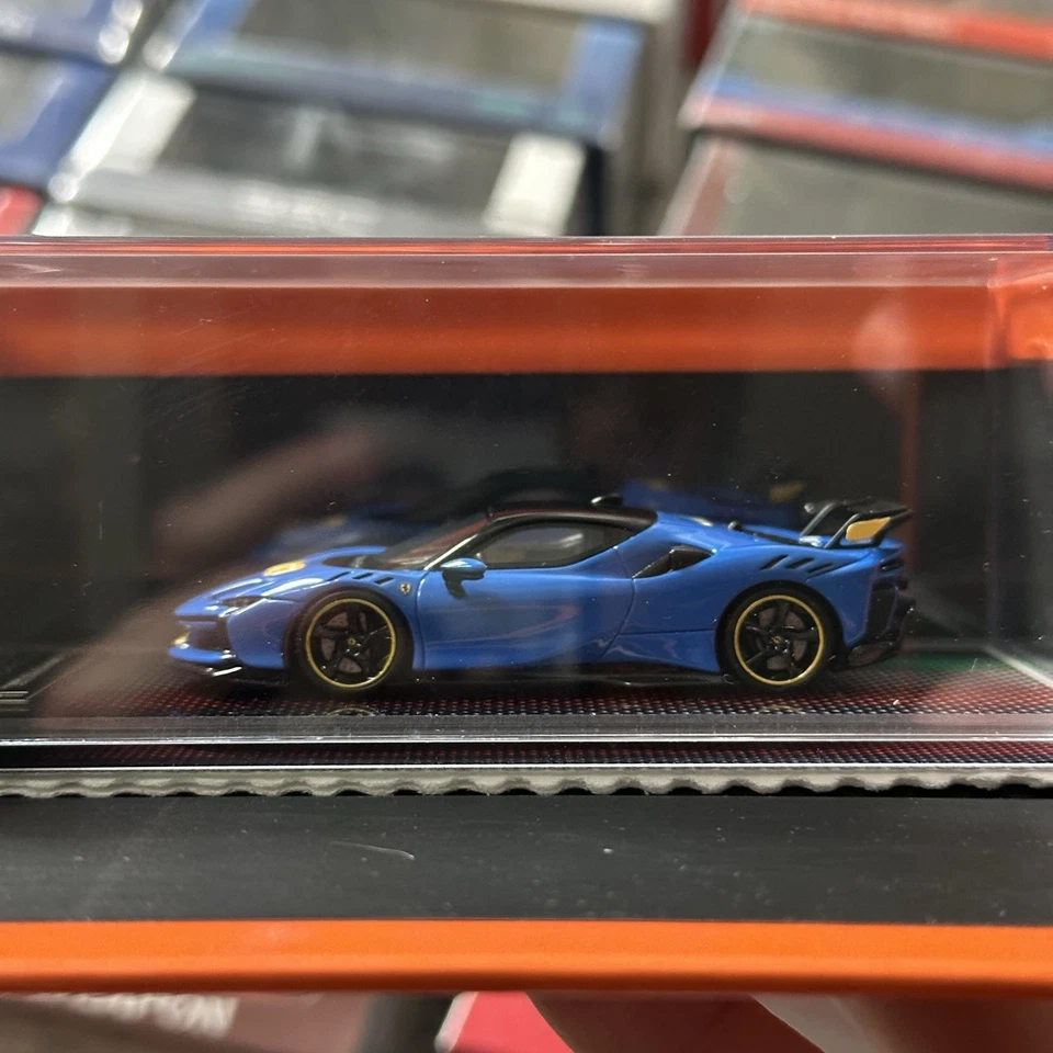 Coche modelo Ferrari SF90XX resina azul U2 1/64 Foto 1 de 1